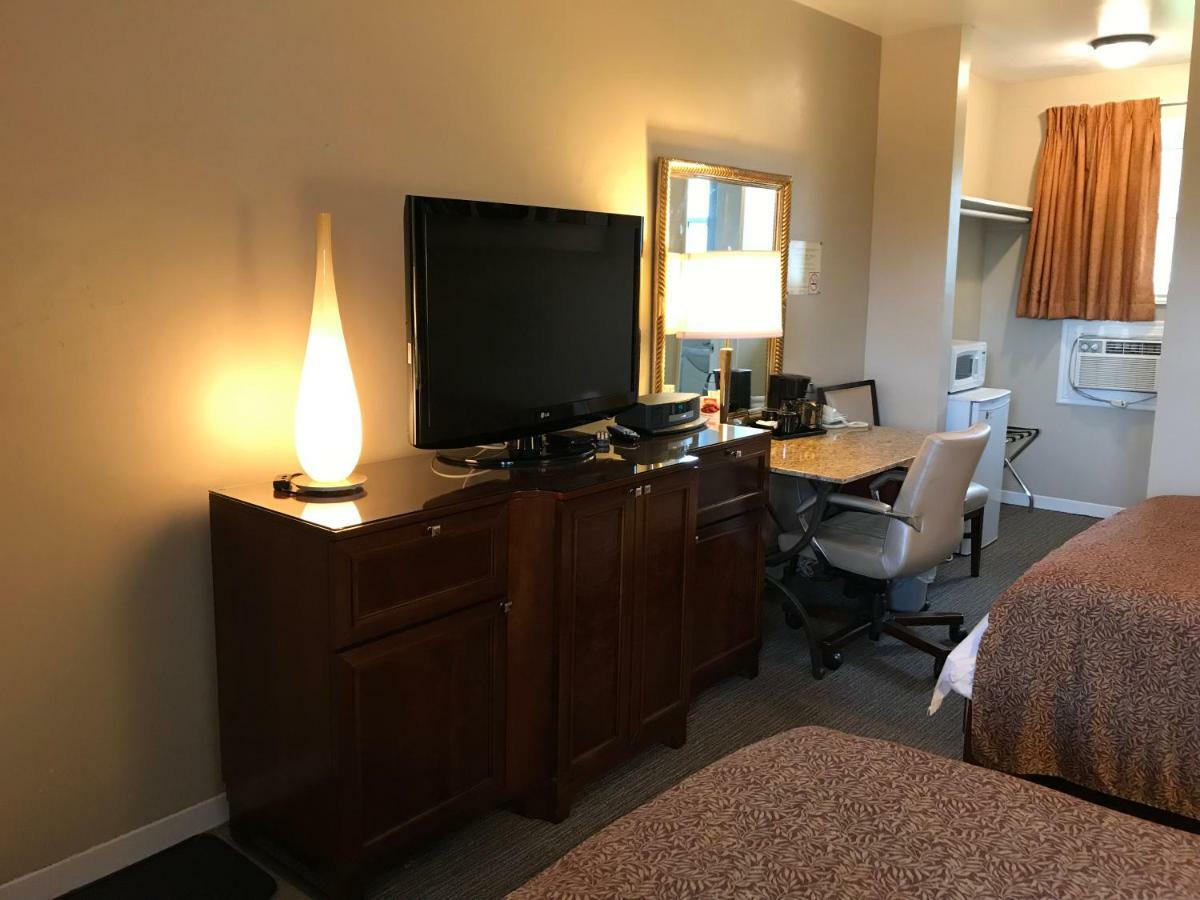Motel Cardinal Court 2*